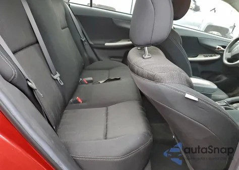 2013 Toyota Corolla Base z USA, uszkodzony, nr VIN 2T1BU4EE8DC116888